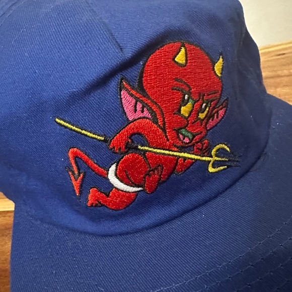 Indestructible Hot Stuff Snapback - Picture 2 of 4